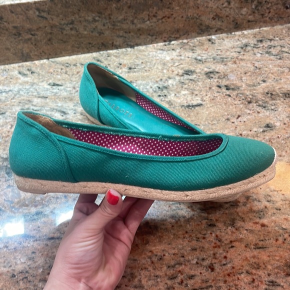 NEW Women’s Talbots Palma Cotton Canvas Flats size 7.5 perfect for Christmas! 🎄 - Picture 5 of 8